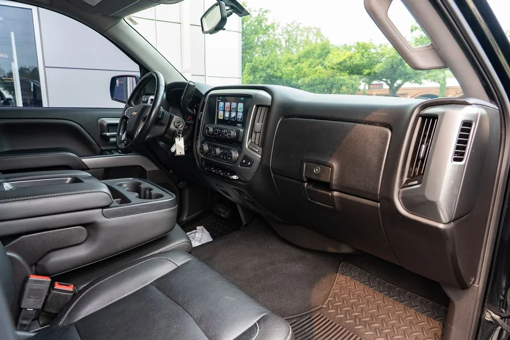 Used 2018 Black Chevrolet LT image 29