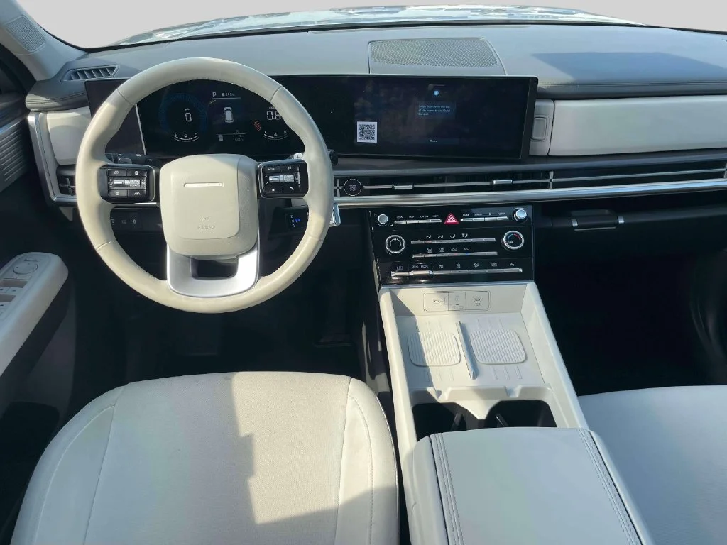 Certified Used 2025 Silver Hyundai SE image 13