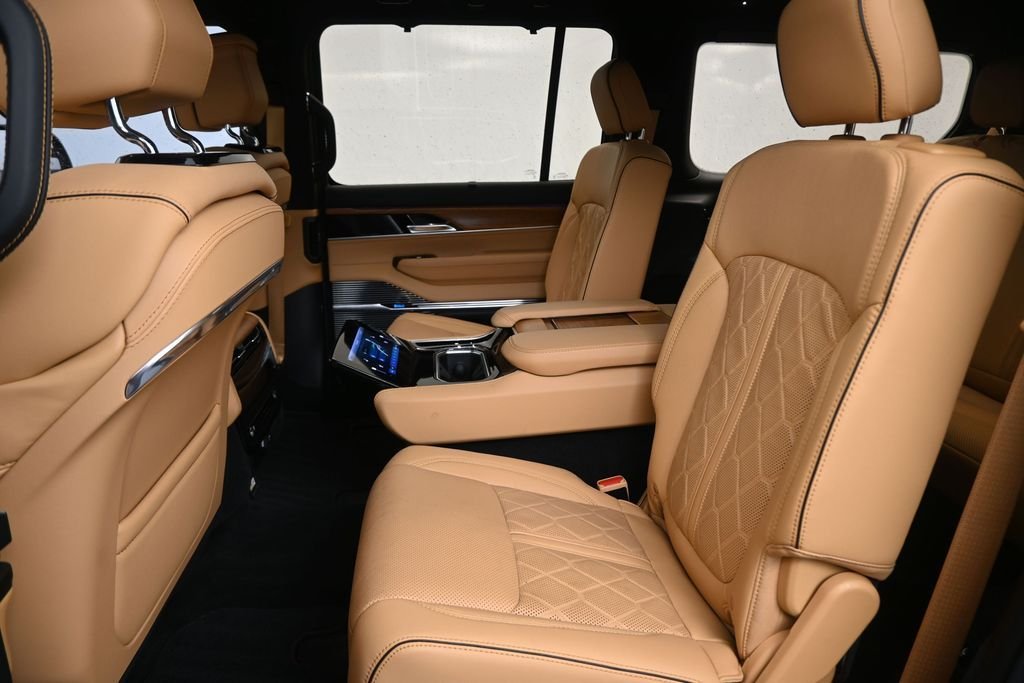 Used 2023 Black Jeep Series III image 10