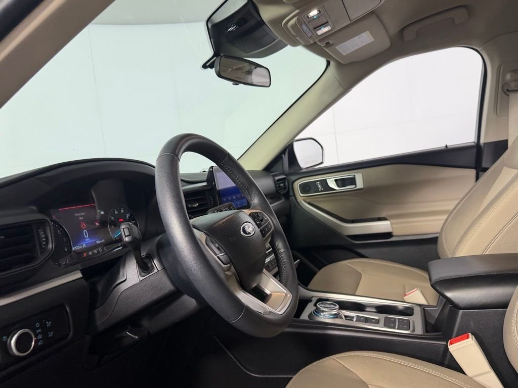 Used 2023 White Ford XLT image 19