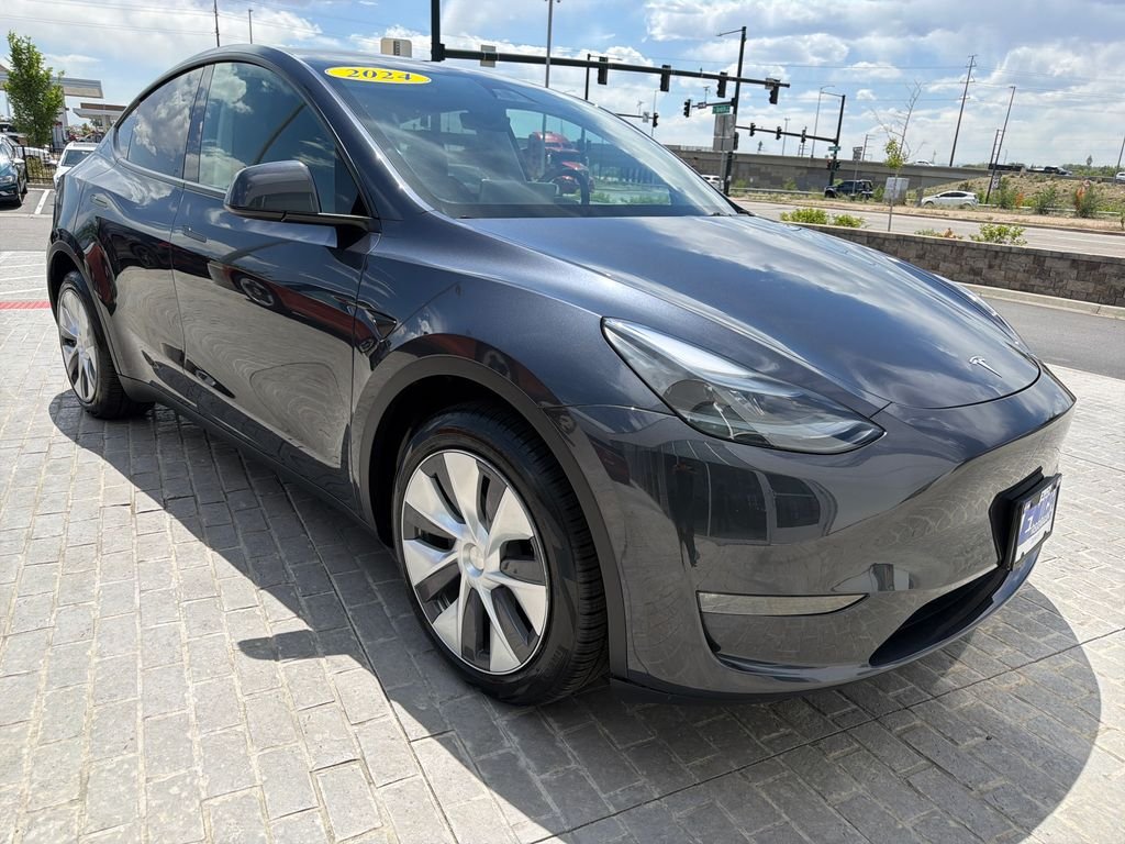 Used 2024 Stealth Gray Tesla Long Range image 7