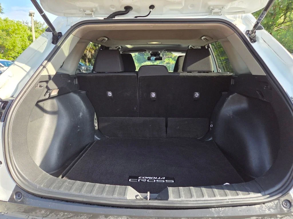 Certified Used 2022 Beige Toyota LE image 19