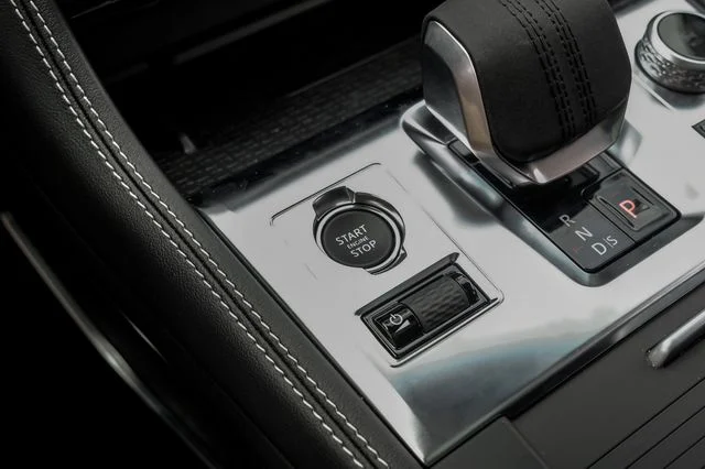 2026 Jaguar F-Pace R-Dynamic S - Photo 25