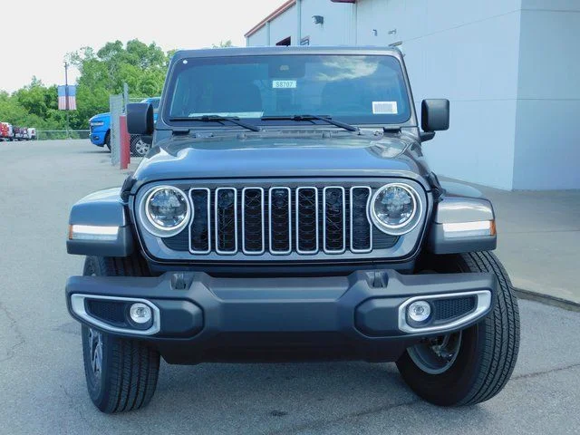 2025 Jeep Wrangler 4-Door Sahara - Photo 3