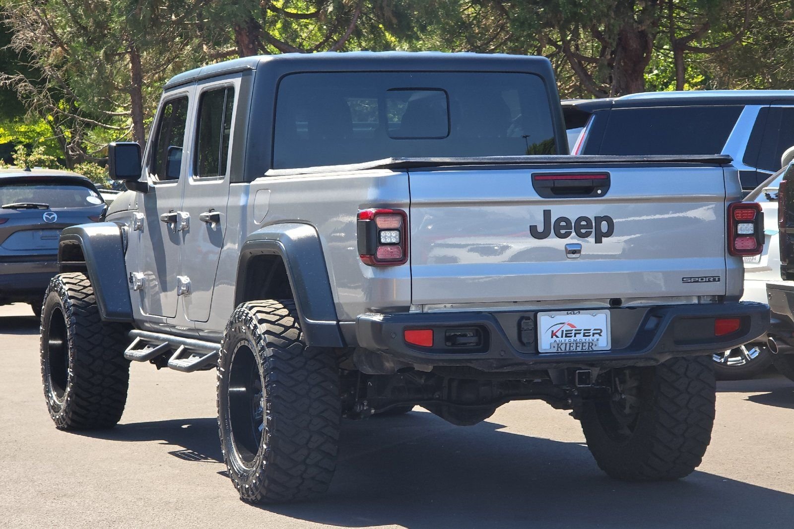 Used 2020 Silver Jeep Sport image 6