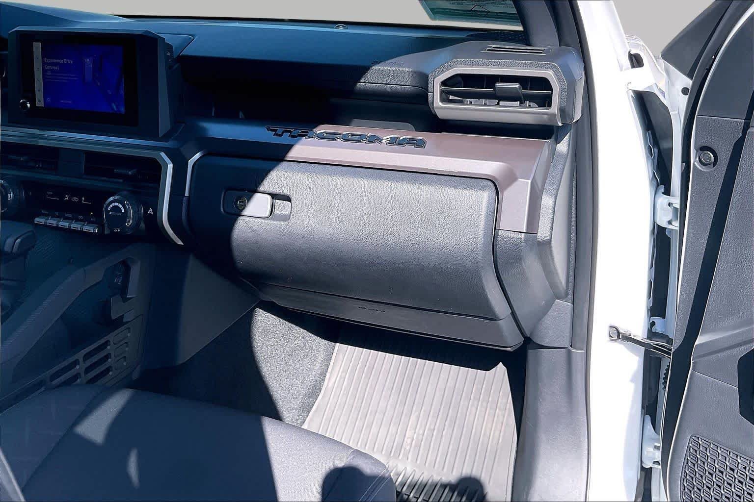 Used 2025 Ice Cap Toyota SR5 image 17