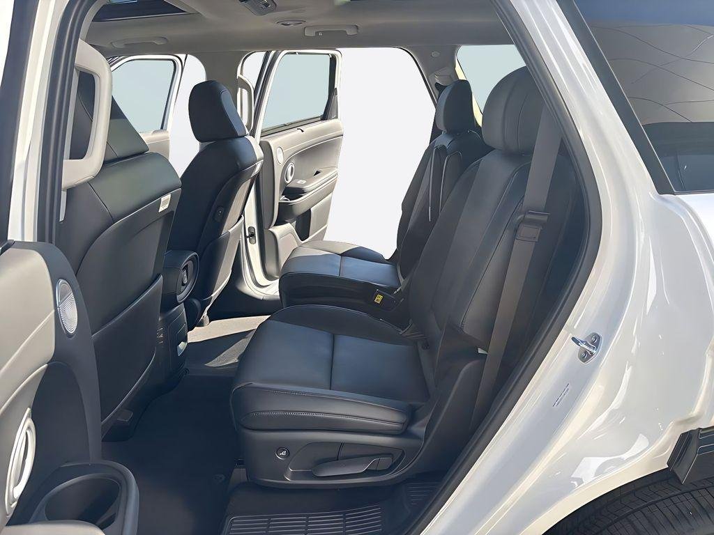 2026 Hyundai Palisade Limited - Photo 12