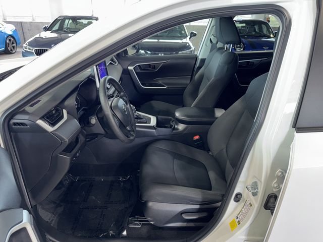 Used 2023 Ice Toyota LE image 21
