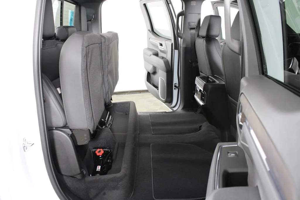 2026 GMC Sierra 1500 SLT - Photo 13