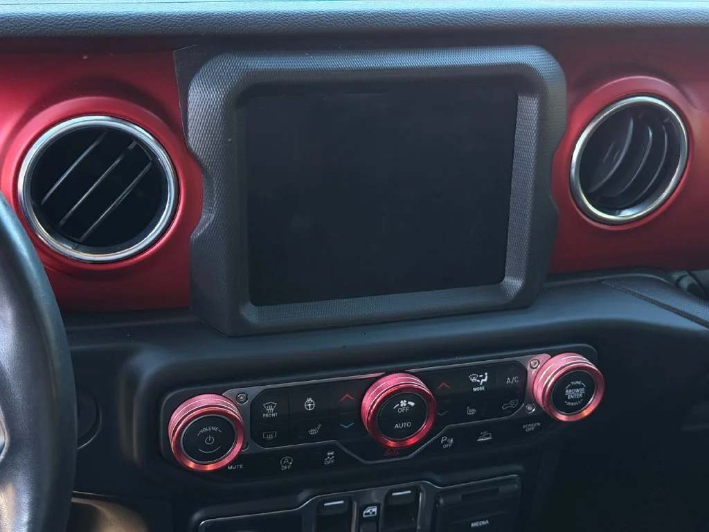 Used 2021  Jeep Rubicon image 7