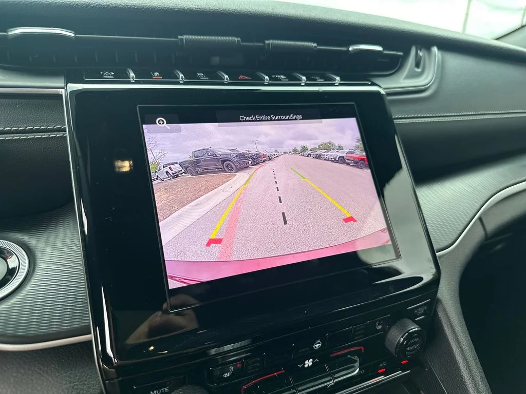 Used 2023 Red Jeep Altitude X image 21