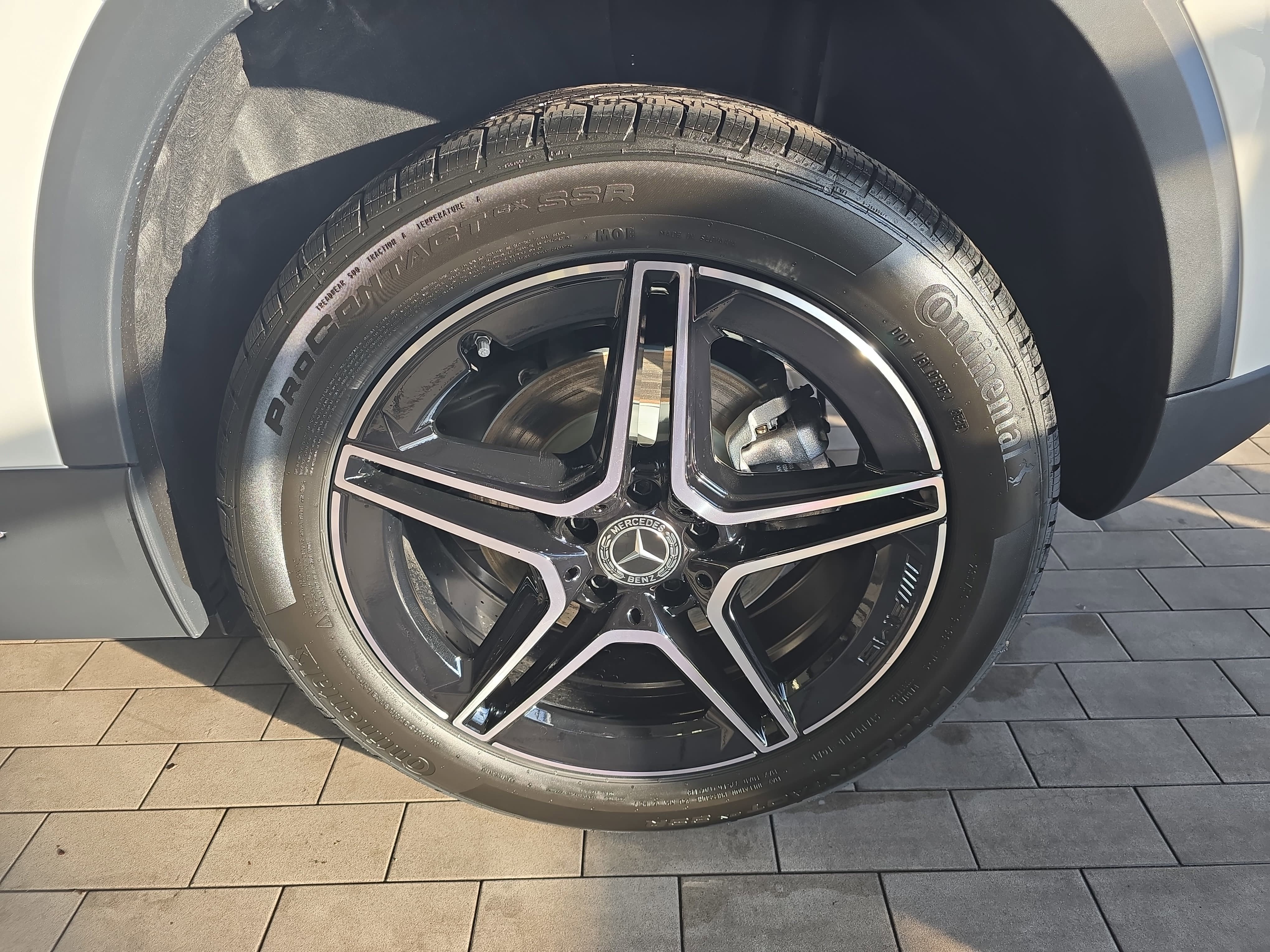 New 2026 Polar White Mercedes-Benz GLA250 image 34