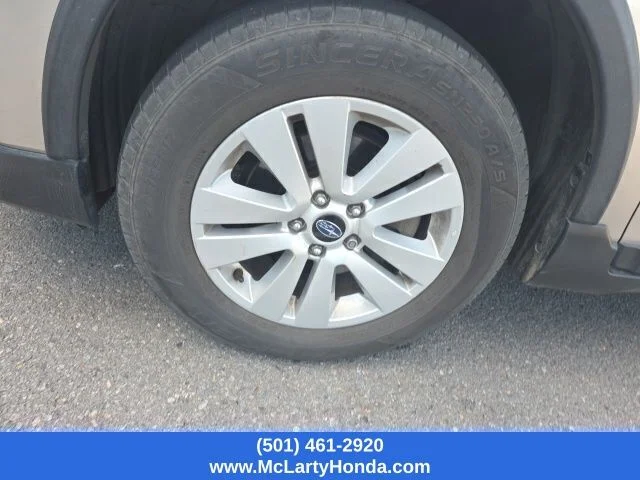 Used 2018 Tungsten Metallic Subaru 2.5i Premium image 10