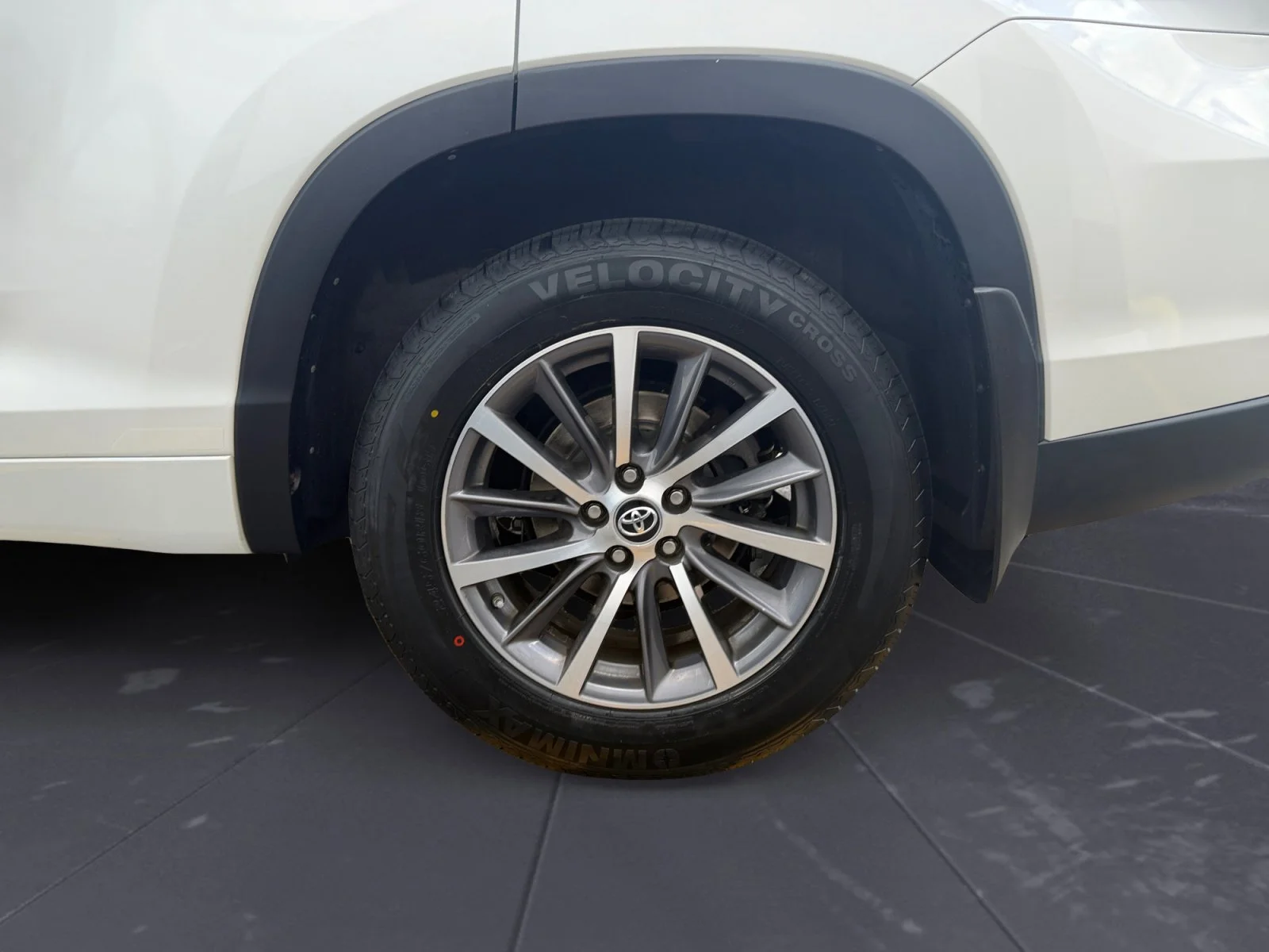 Used 2017 Blizzard Pearl Toyota XLE image 48