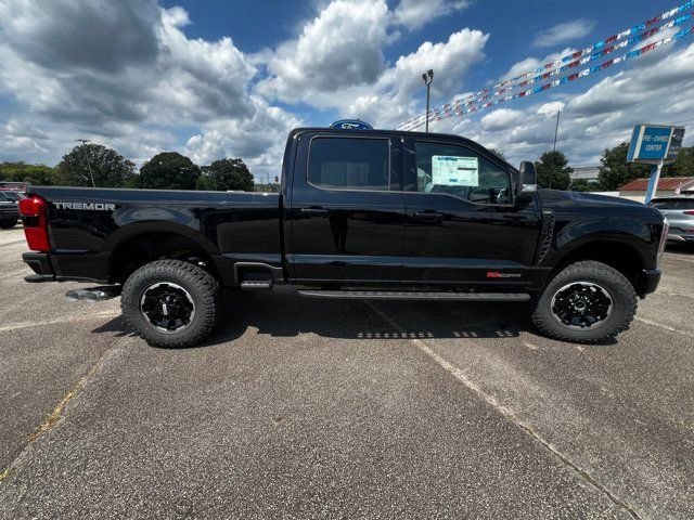 New 2026 Agate Black Metallic Ford F-250® Lariat® image 10