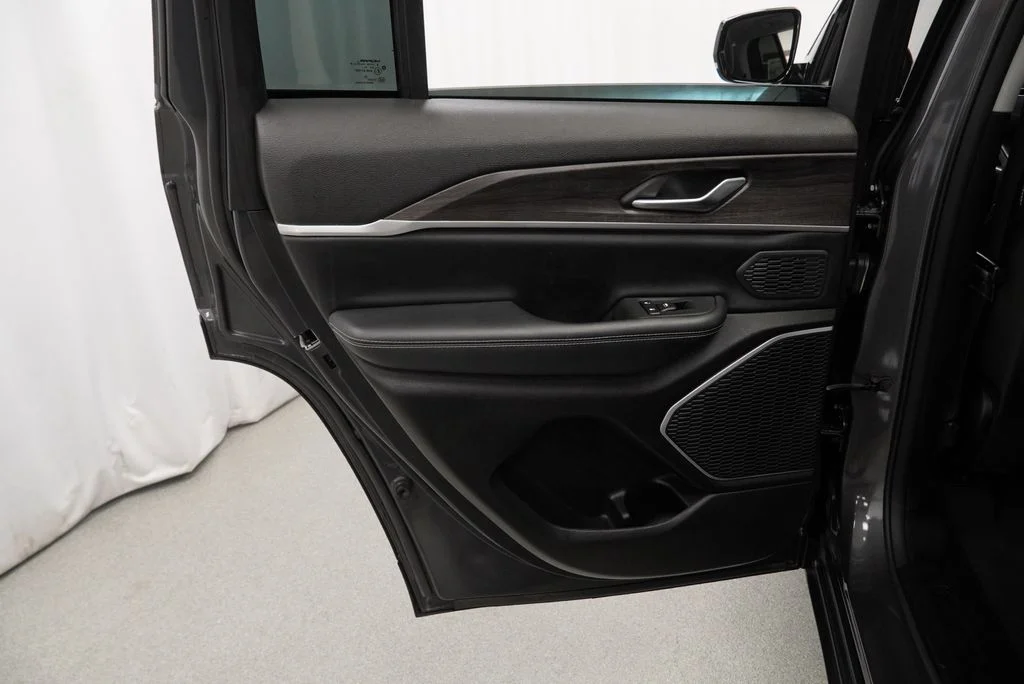 Used 2023 Gray Jeep 4xe image 39
