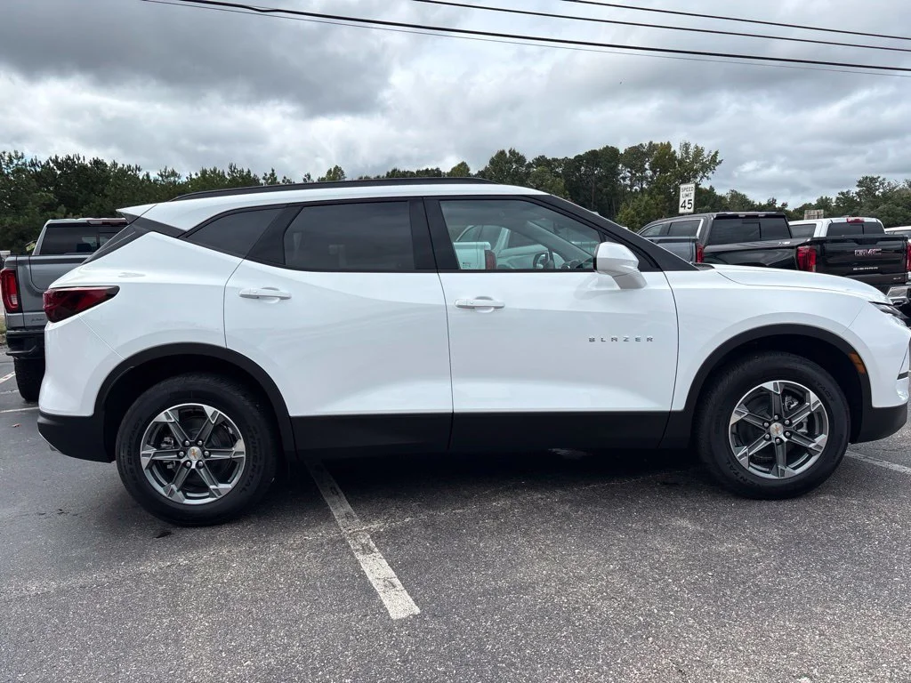 New 2026 Summit White Chevrolet 2LT image 6