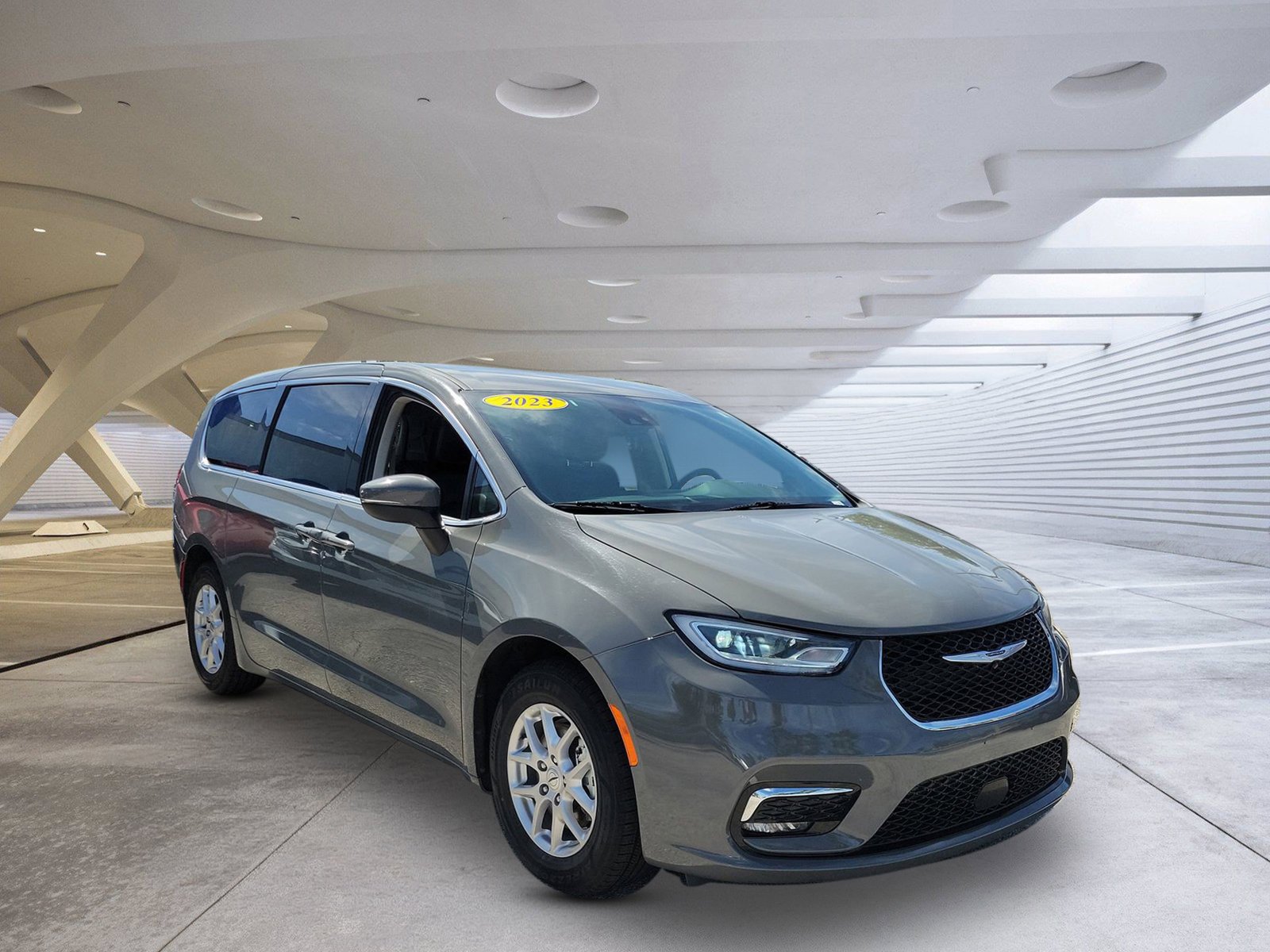 2023 Chrysler Pacifica Touring L's photo