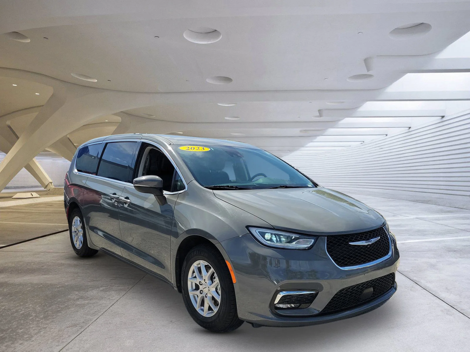 2023 Chrysler Pacifica Touring L's photo
