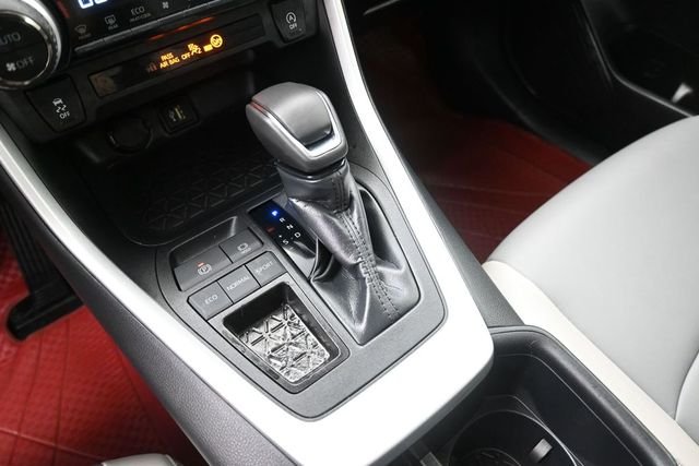 Used 2025 Black Toyota XLE Premium image 30