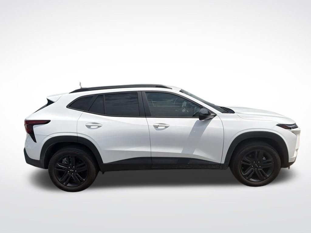 Used 2024 White Chevrolet ACTIV image 5