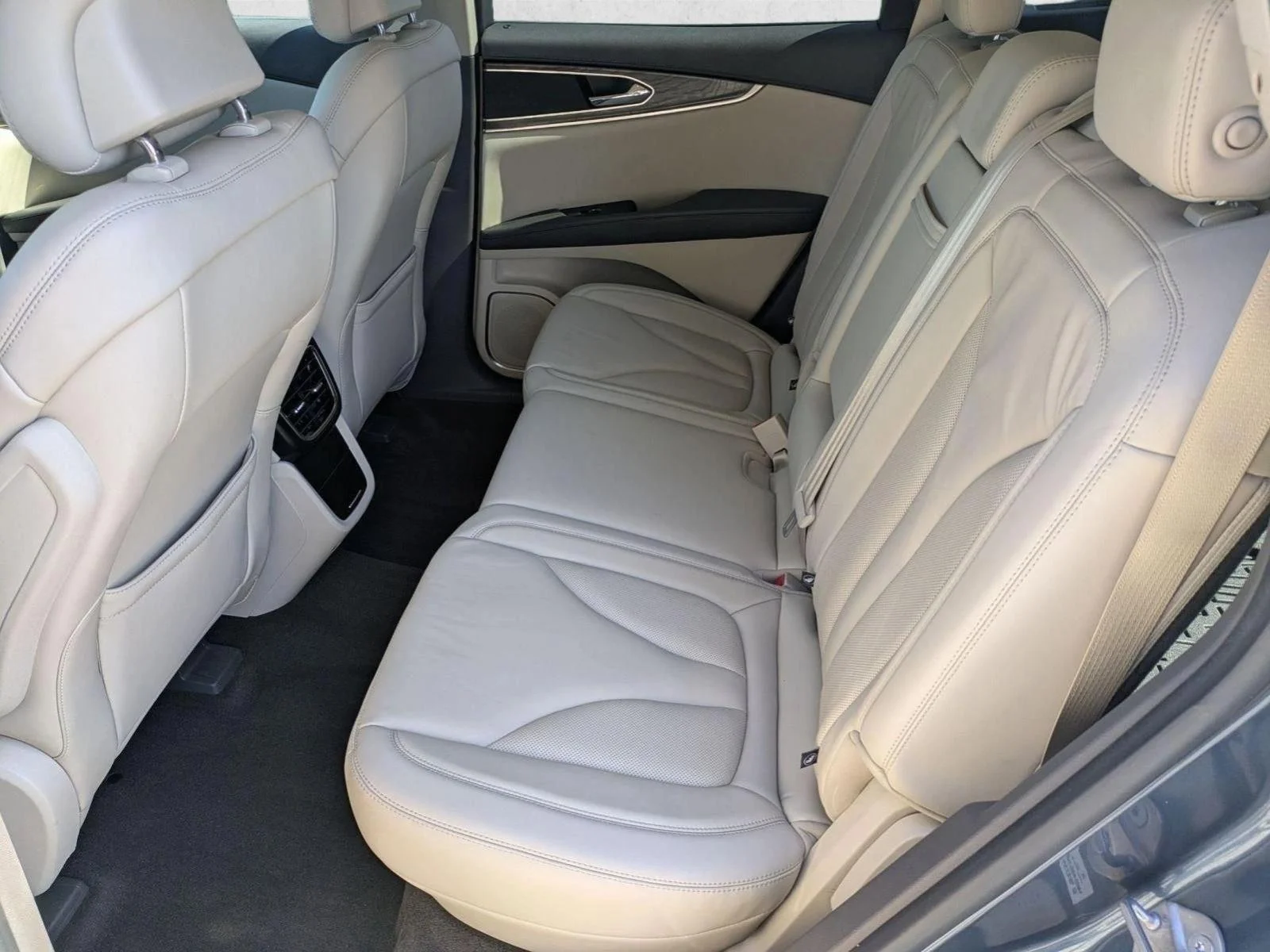 Used 2019 Blue Diamond Metallic Lincoln Select image 19
