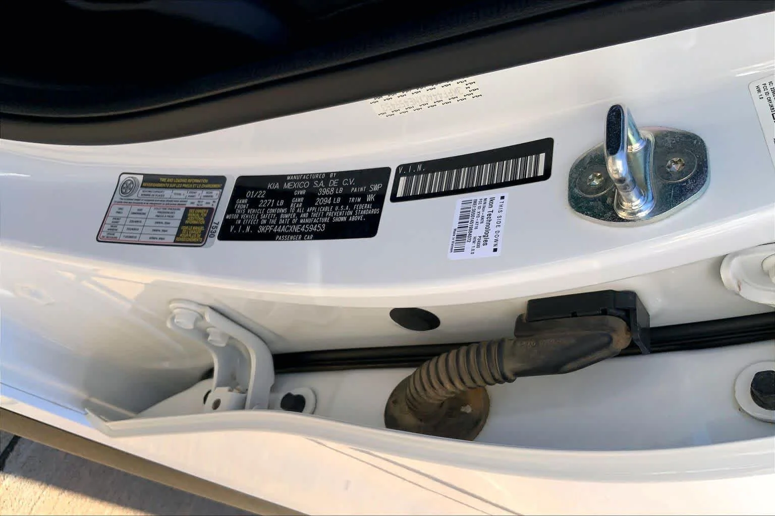 Used 2022 Snow White Pearl Kia GT image 33