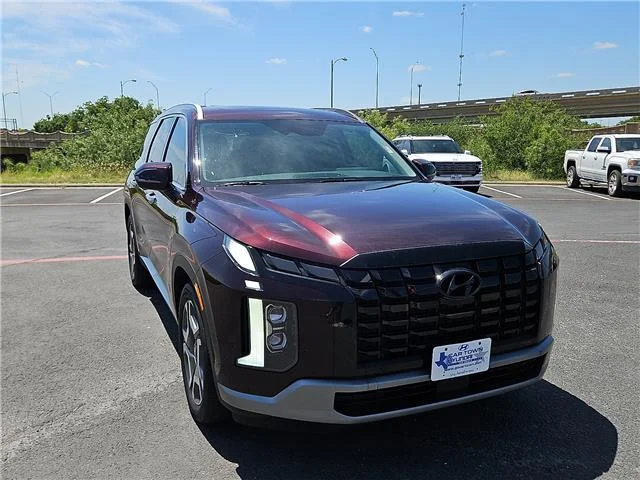 Used 2025 Sierra Burgundy Hyundai SEL Premium Front-Wheel Drive image 7