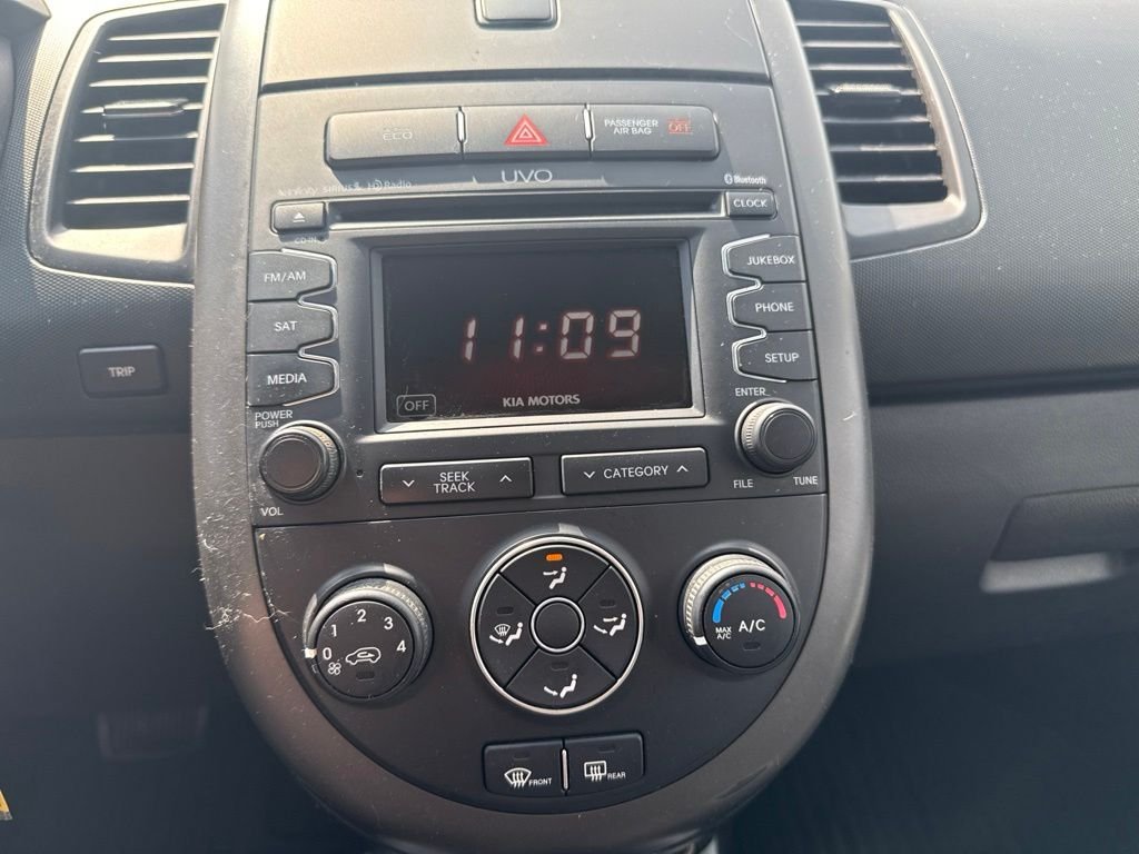 Used 2012 Green Kia Plus image 22
