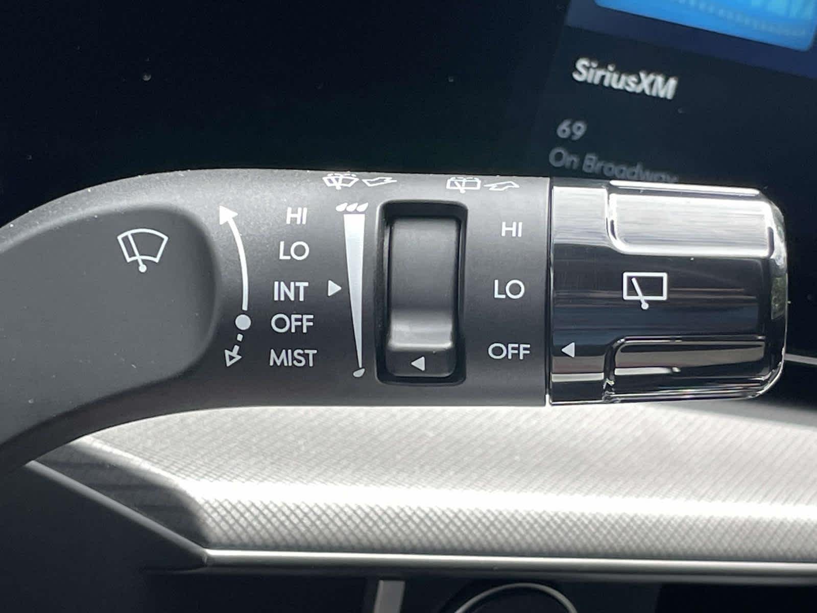 New 2026 Serenity White Hyundai SE image 34