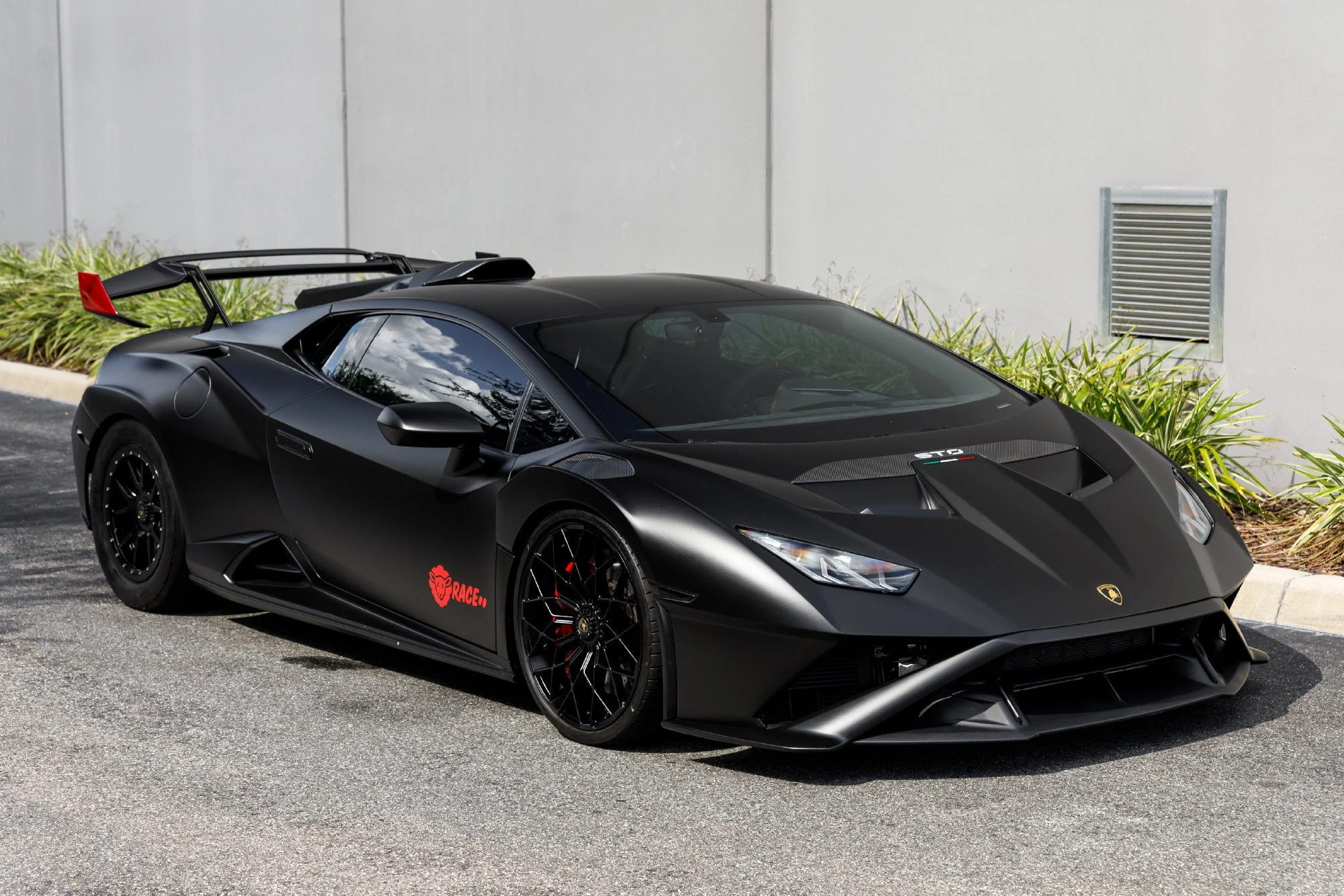 Used 2021  Lamborghini Base image 20