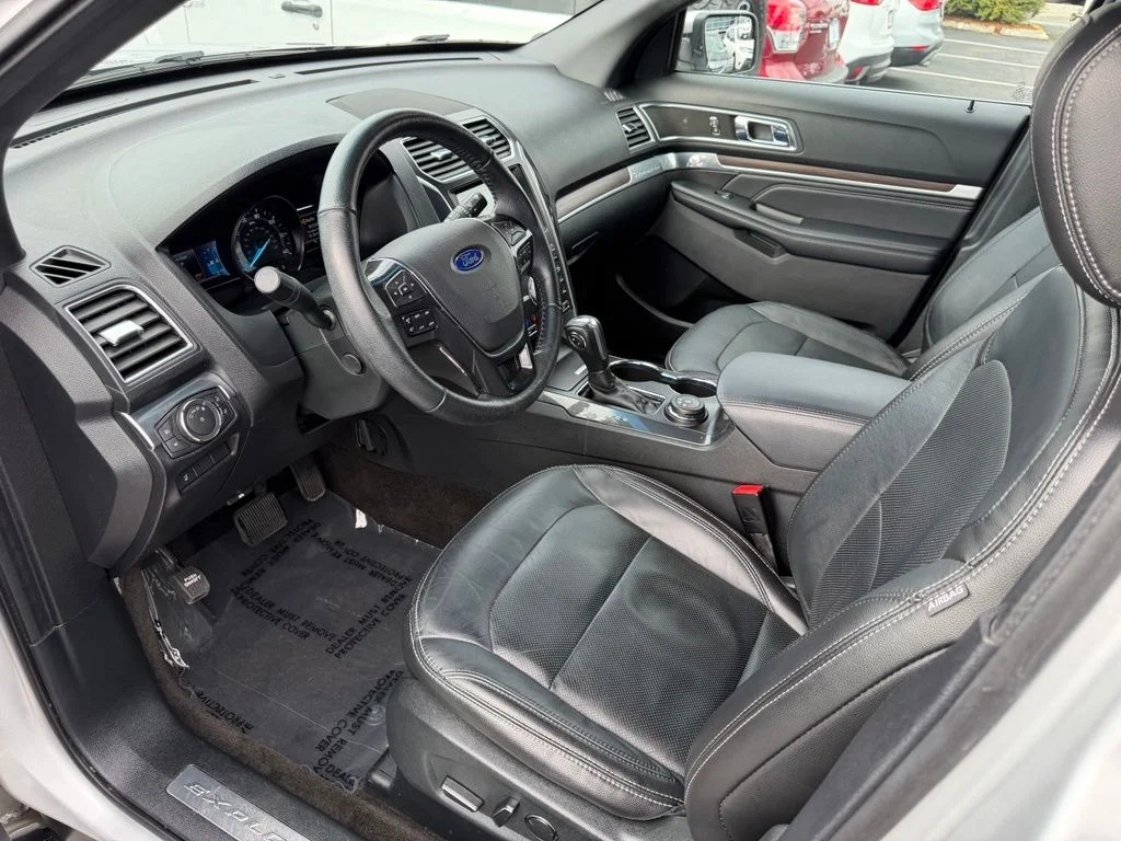 Used 2018 Ingot Silver Ford Limited image 11