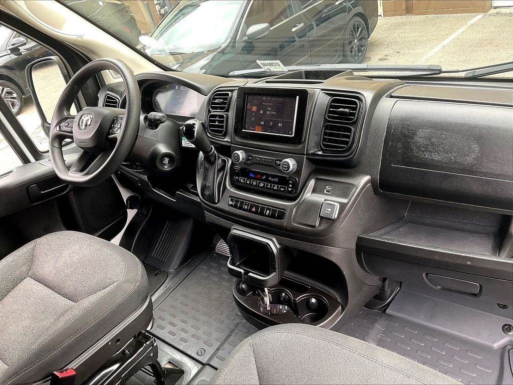 Used 2025 White Ram Base image 14