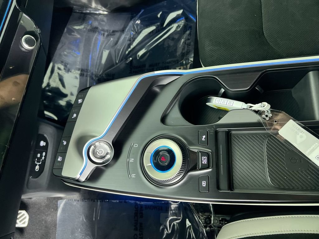 New 2026 Wolf Gray Kia GT-LINE image 24