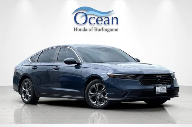 Used 2024 Canyon River Blue Metallic Honda EX image 2