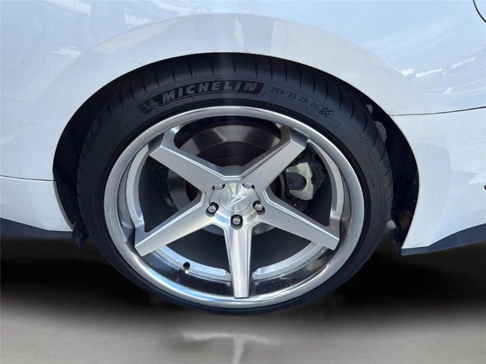 Used 2016 Oxford White Ford GT Premium image 32