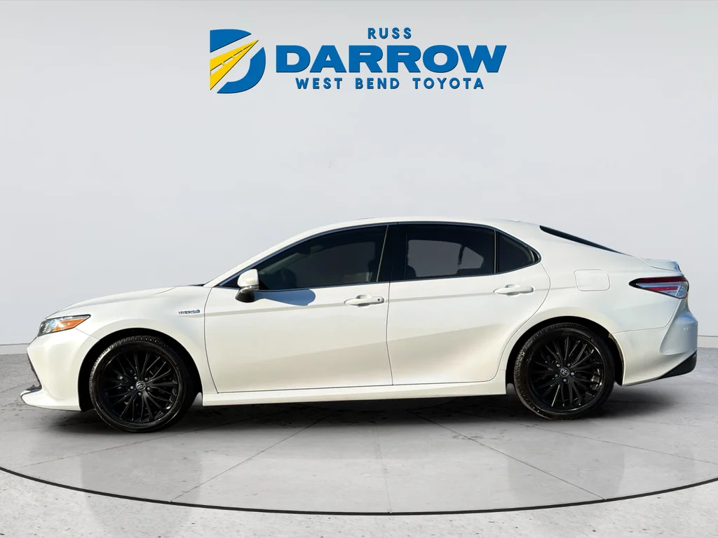 Used 2020 Beige Toyota XLE image 2