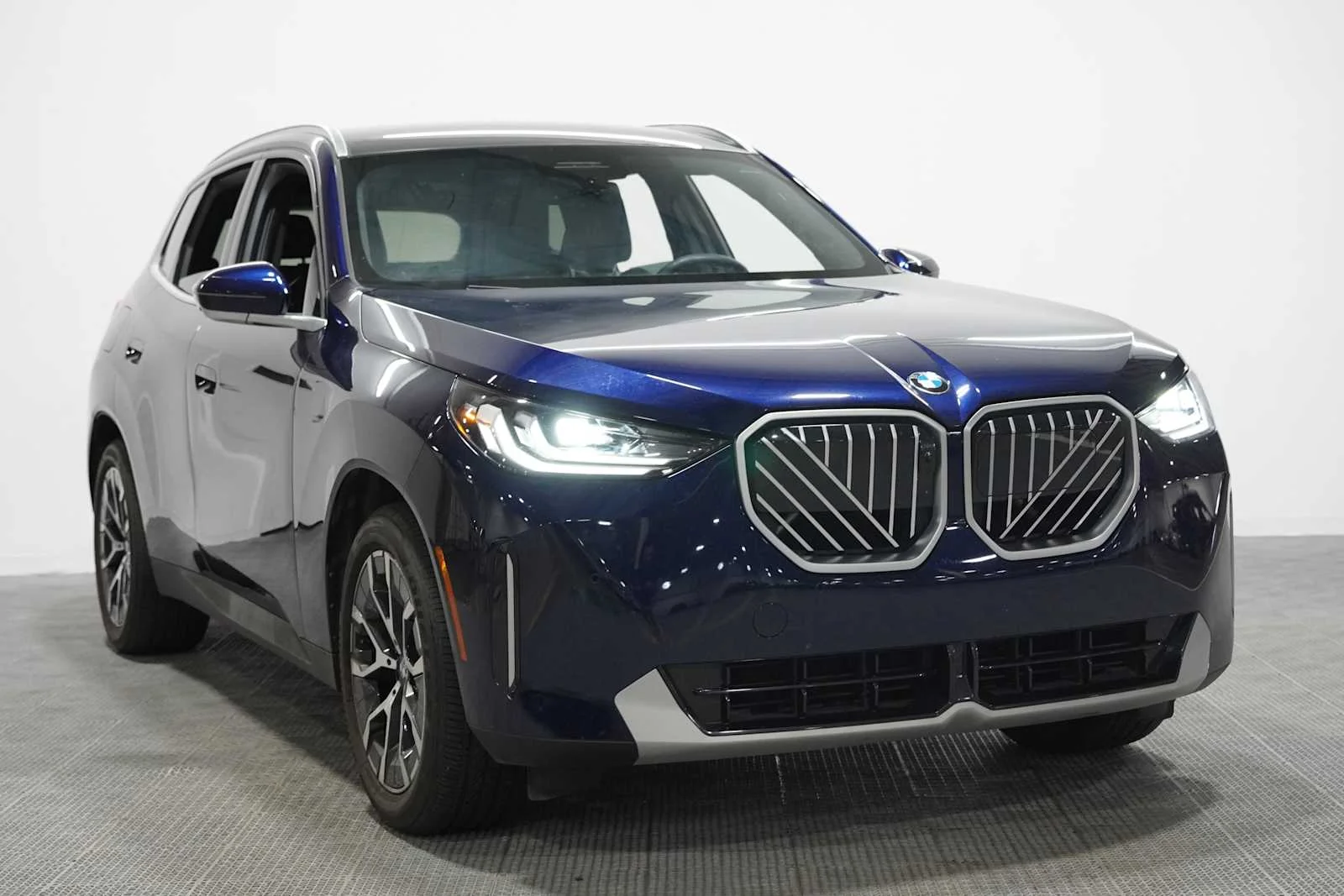 Used 2025 Tanzanite Blue II Metallic BMW 30 xDrive image 3