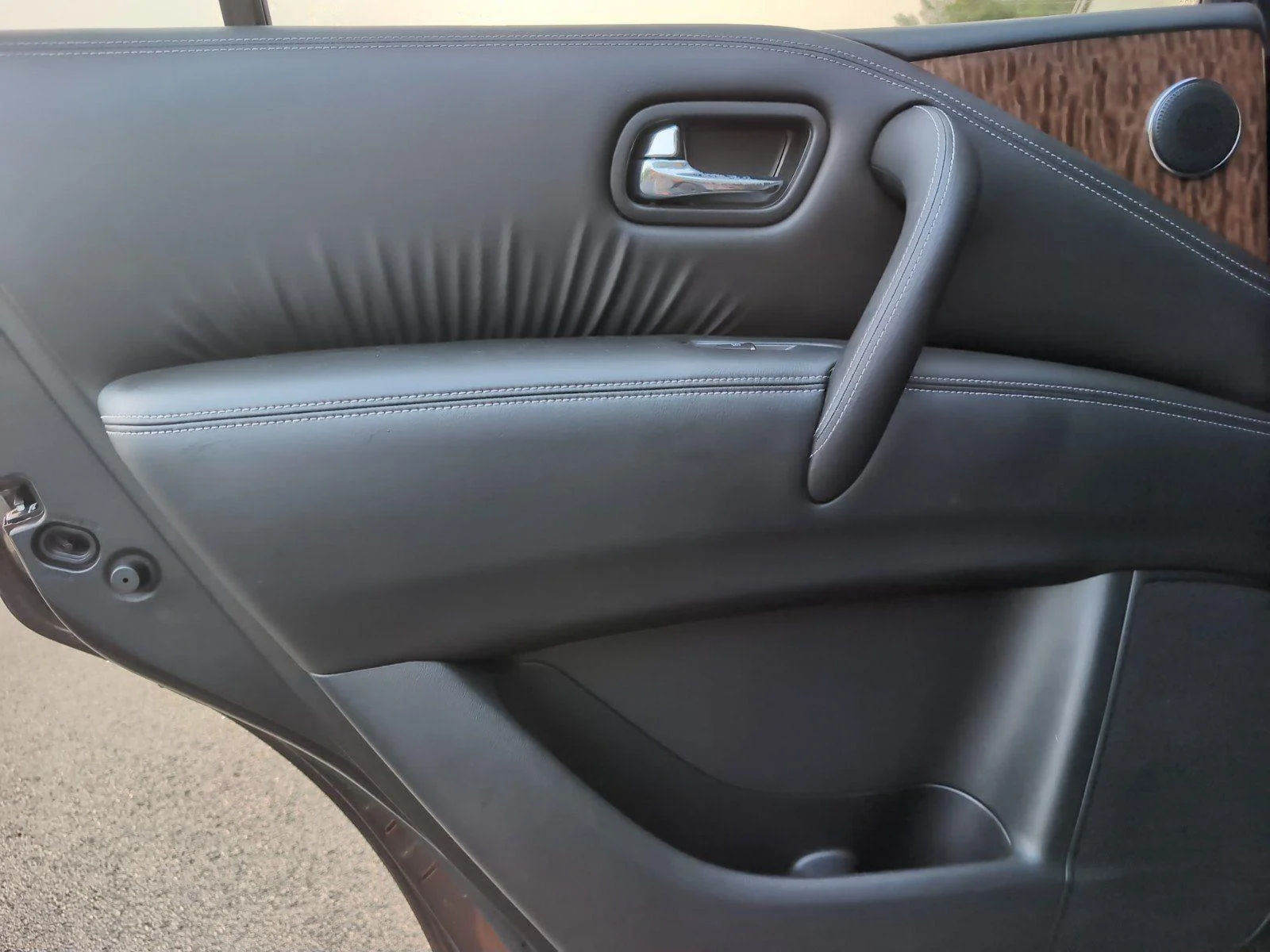 Used 2018 Mocha Almond Nissan Platinum image 35