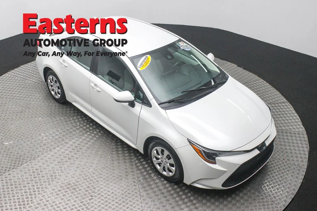 Used 2022 White Toyota LE image 3