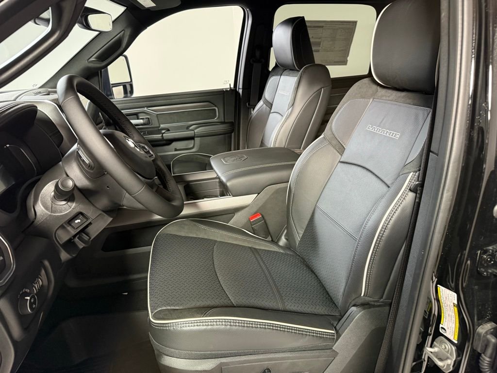 2026 RAM 3500 Laramie - Photo 12