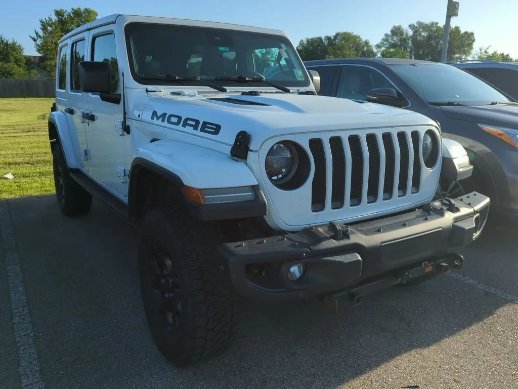 Used 2019 Bright White Clearcoat Jeep Unlimited Moab image 2