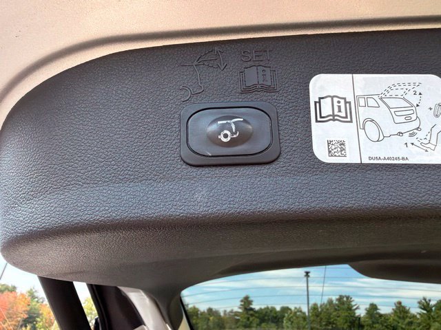 Used 2019 Silver Ford Titanium image 10
