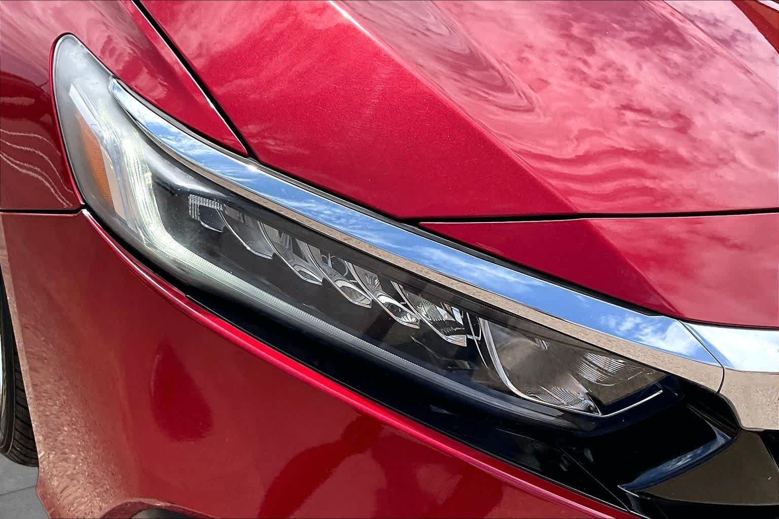 Used 2018 Radiant Red Metallic Honda LX 1.5T image 28