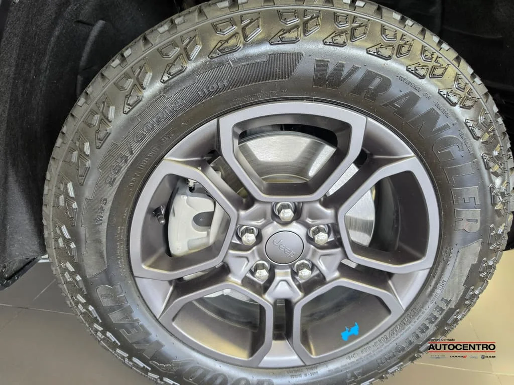 Used 2024 Midnight Sky Jeep  image 6