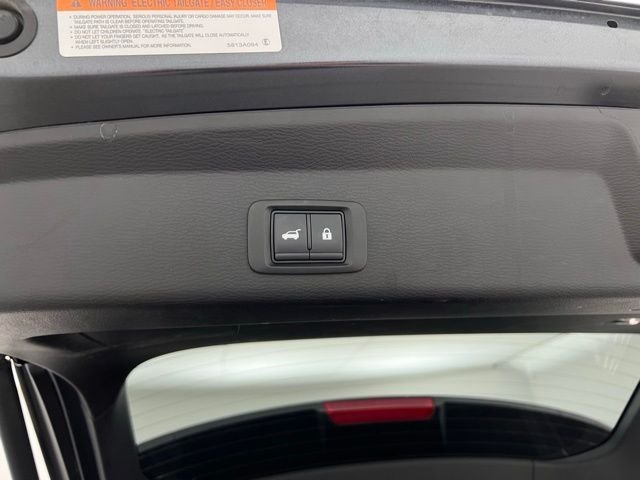 Used 2025 Moonstone Gray Metallic/Black Roof Mitsubishi SE image 49