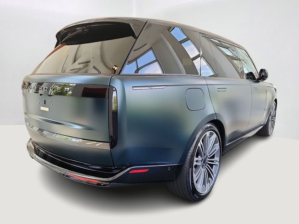 New 2026 British Racing Green Satin Land Rover SE image 3