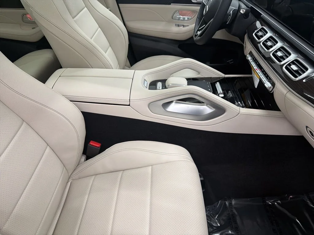 Used 2026 White Mercedes-Benz GLS 450 image 31