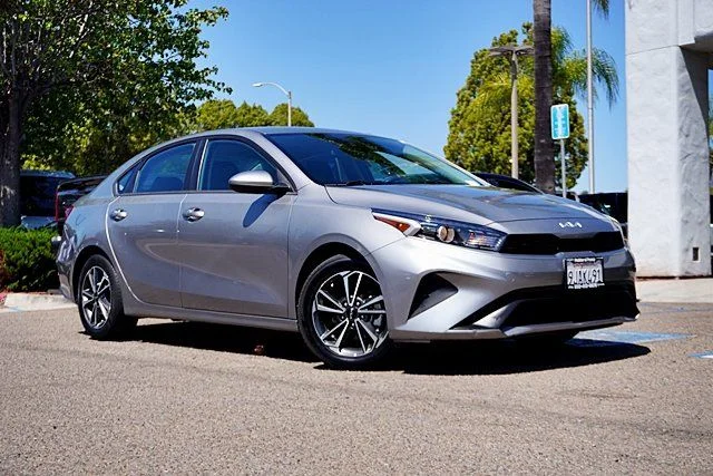 2023 Kia Forte LXS AT's photo