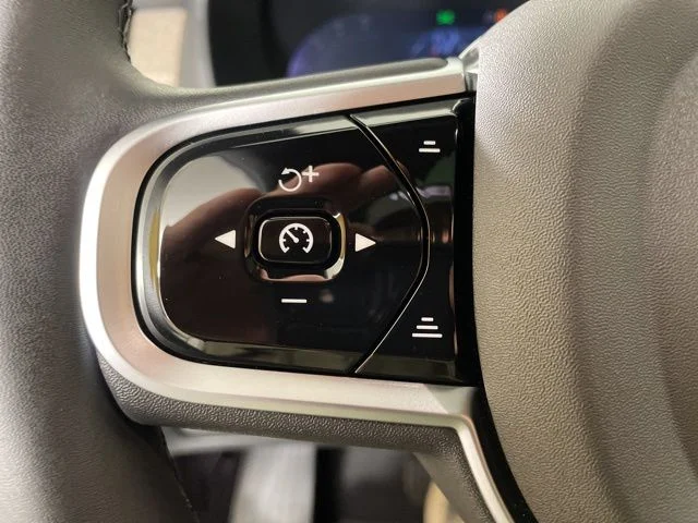 2025 Volvo XC90 Core - Photo 25